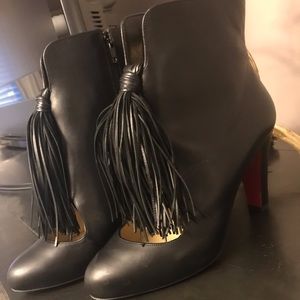 39.5  Christian LOUBOUTIN Christina tassel booties